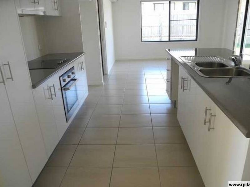 24 Surita Court, Boyne Island QLD 4680