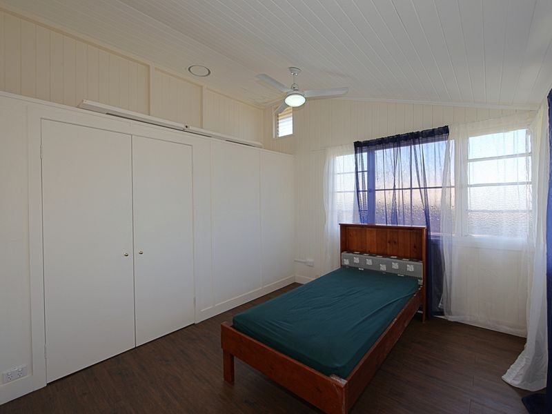 90 Malpas Street, Boyne Island QLD 4680