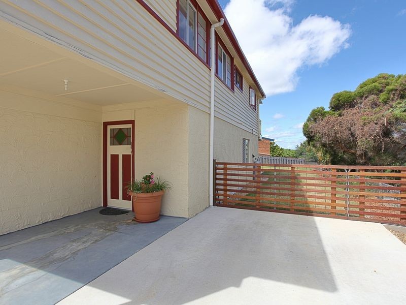 90 Malpas Street, Boyne Island QLD 4680