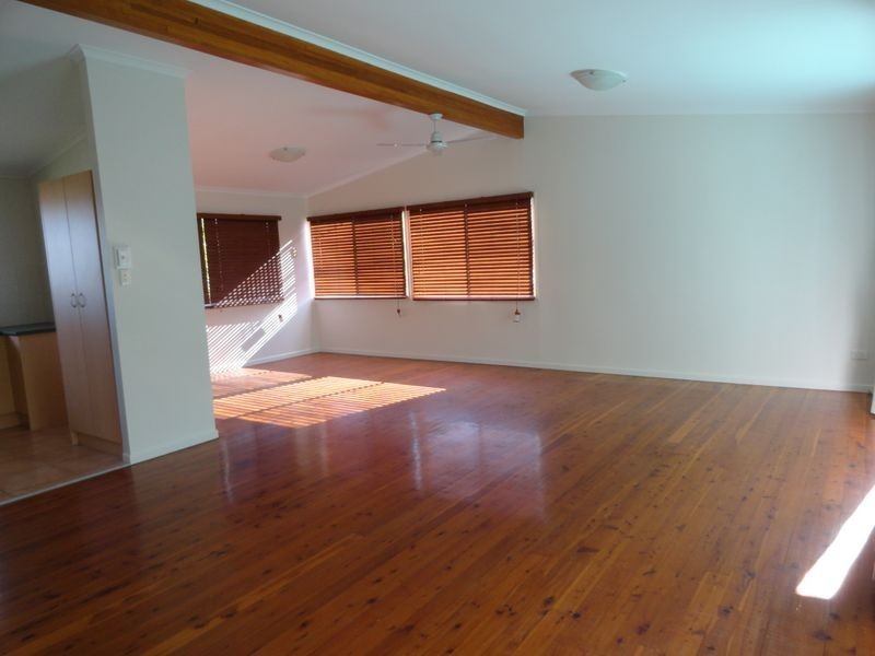 16 Hayes Avenue, Boyne Island QLD 4680