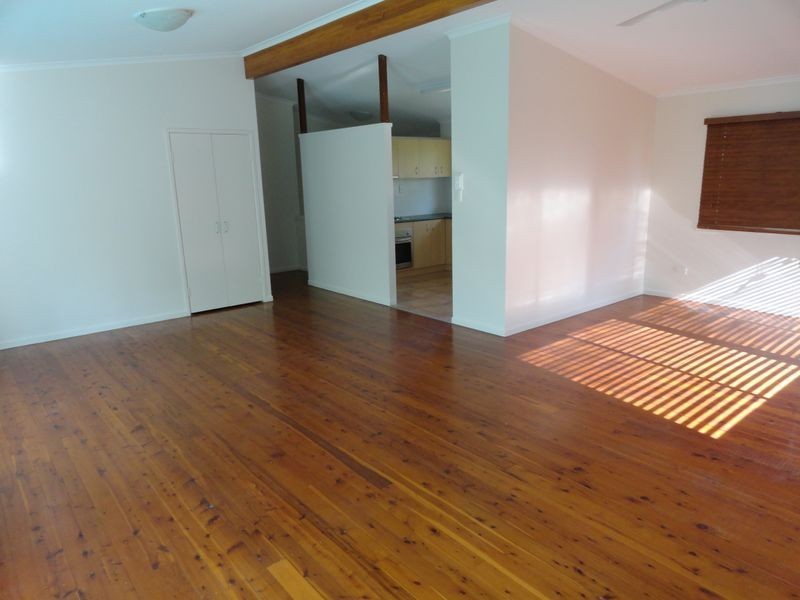 16 Hayes Avenue, Boyne Island QLD 4680