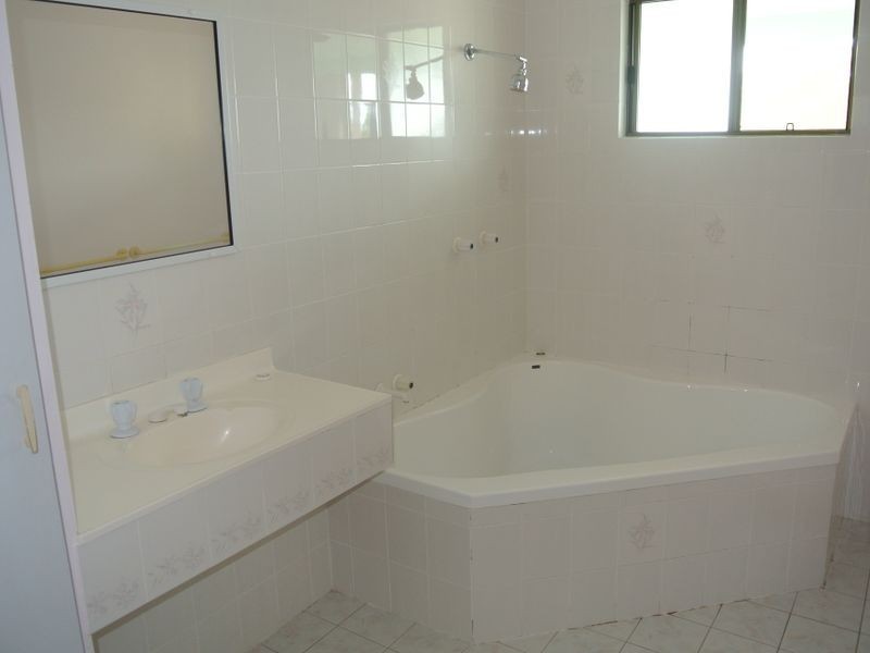 7 Kilman Court, Boyne Island QLD 4680