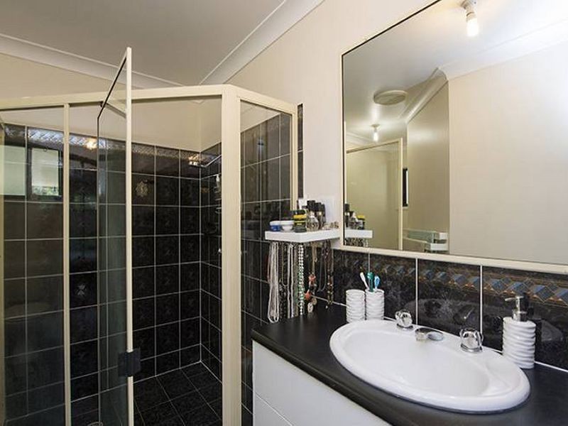 14 Barklya Court, Benaraby QLD 4680