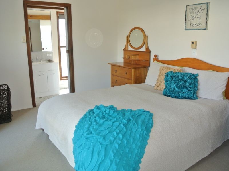 24 Pleasant Avenue, Tannum Sands QLD 4680