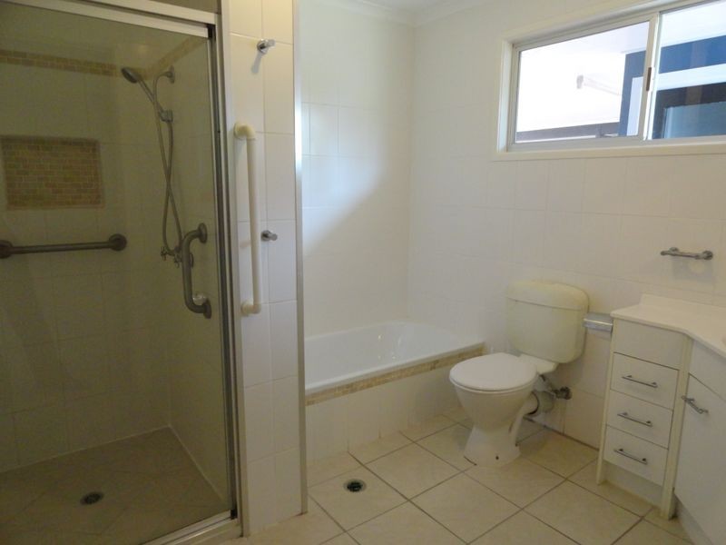 32 Katandra Street, Boyne Island QLD 4680