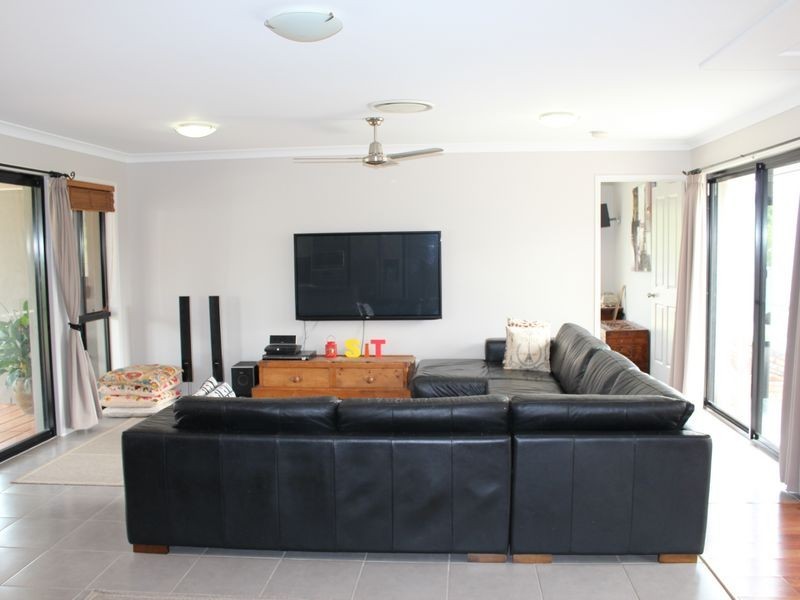 5 Jeana Close, Boyne Island QLD 4680