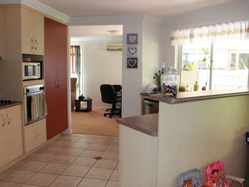 11 Lighthouse Drive, Boyne Island QLD 4680