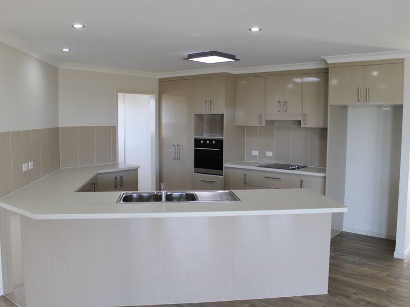 17 Wanda Drive, Boyne Island QLD 4680