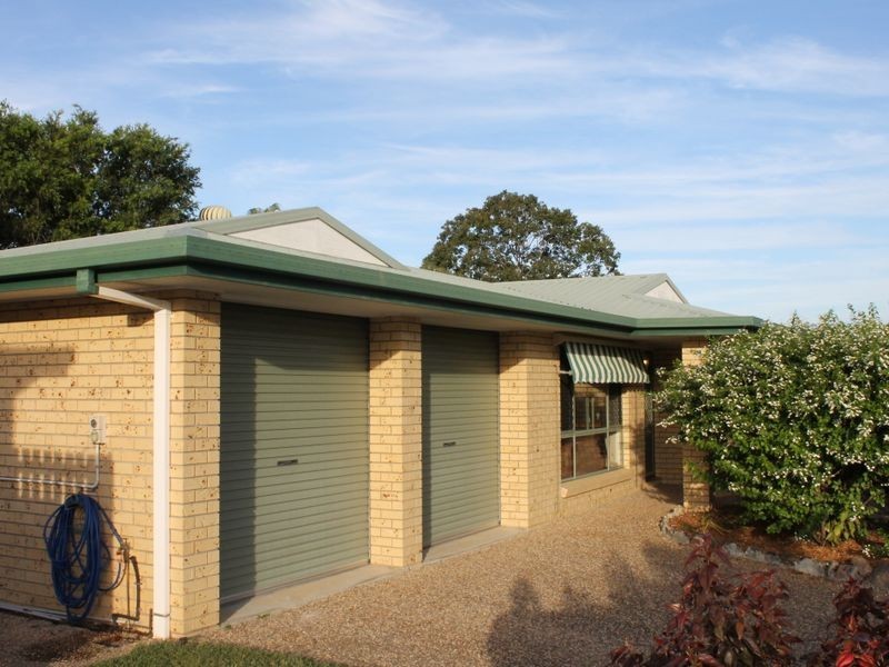 12 Curtis Avenue, Boyne Island QLD 4680