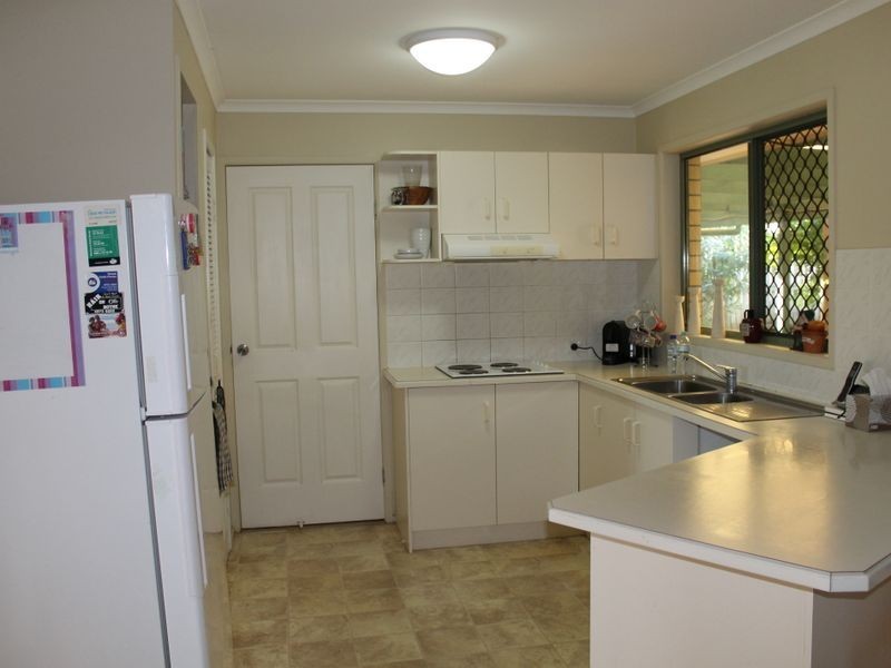 12 Curtis Avenue, Boyne Island QLD 4680