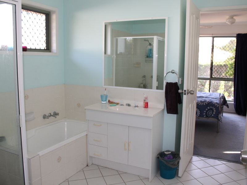 12 Curtis Avenue, Boyne Island QLD 4680