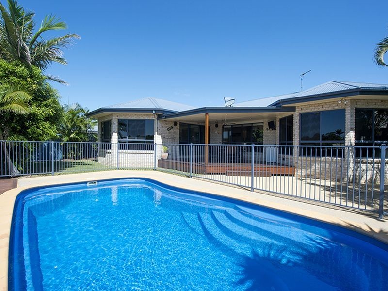 8 Riverside Drive, Tannum Sands QLD 4680