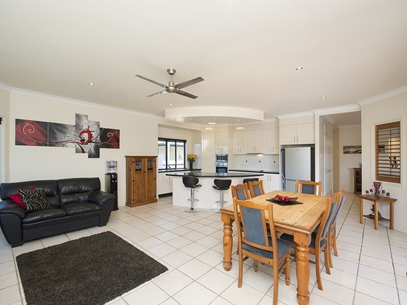 8 Riverside Drive, Tannum Sands QLD 4680