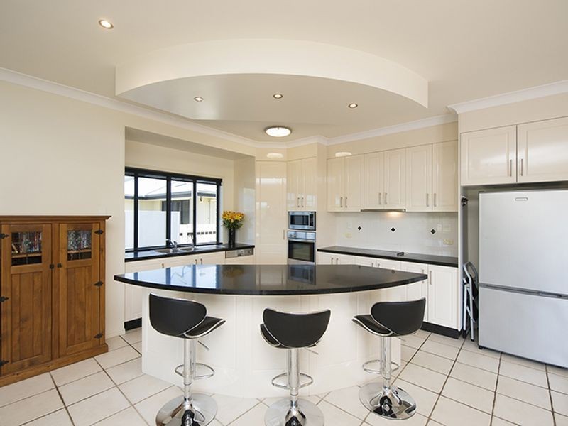 8 Riverside Drive, Tannum Sands QLD 4680