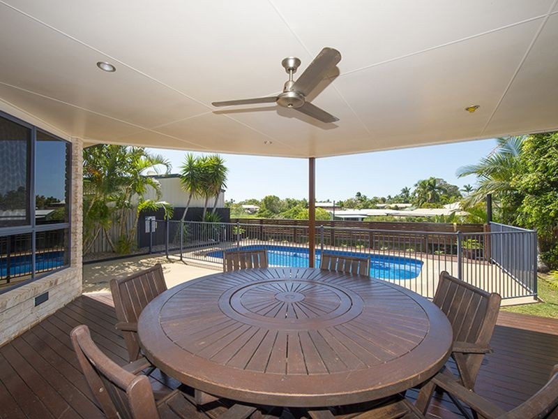 8 Riverside Drive, Tannum Sands QLD 4680