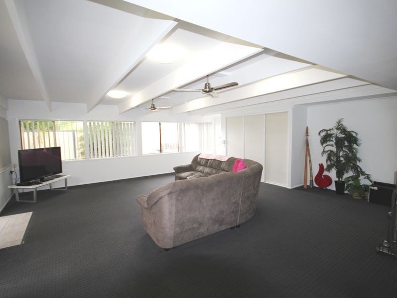 8 Davina Street, Boyne Island QLD 4680