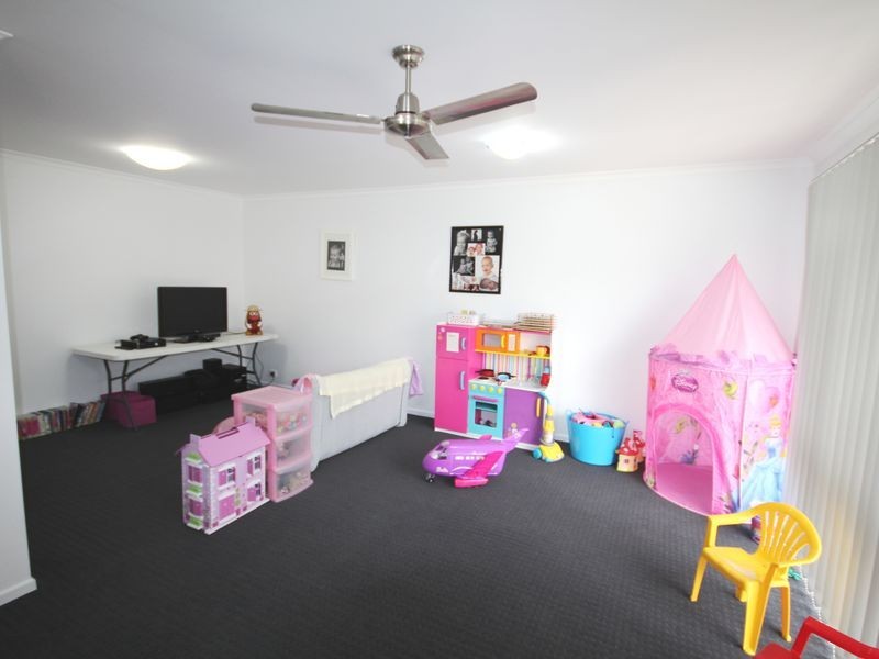 8 Davina Street, Boyne Island QLD 4680