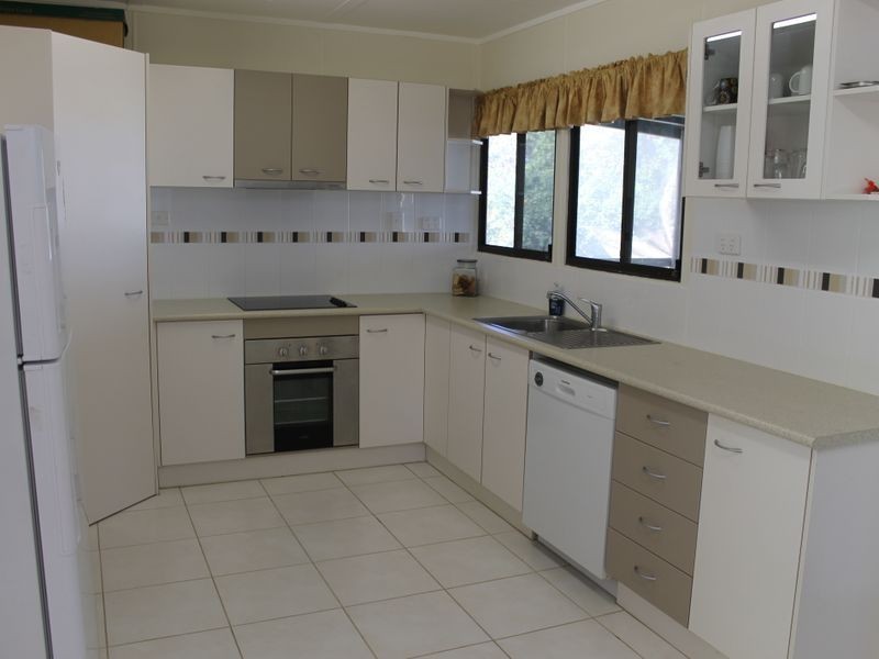 11 Pleasant Avenue, Tannum Sands QLD 4680