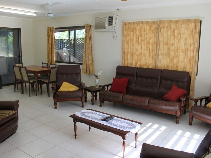 11 Pleasant Avenue, Tannum Sands QLD 4680