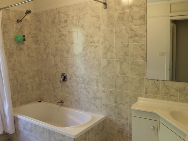 11 Pleasant Avenue, Tannum Sands QLD 4680