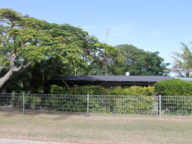 11 Pleasant Avenue, Tannum Sands QLD 4680