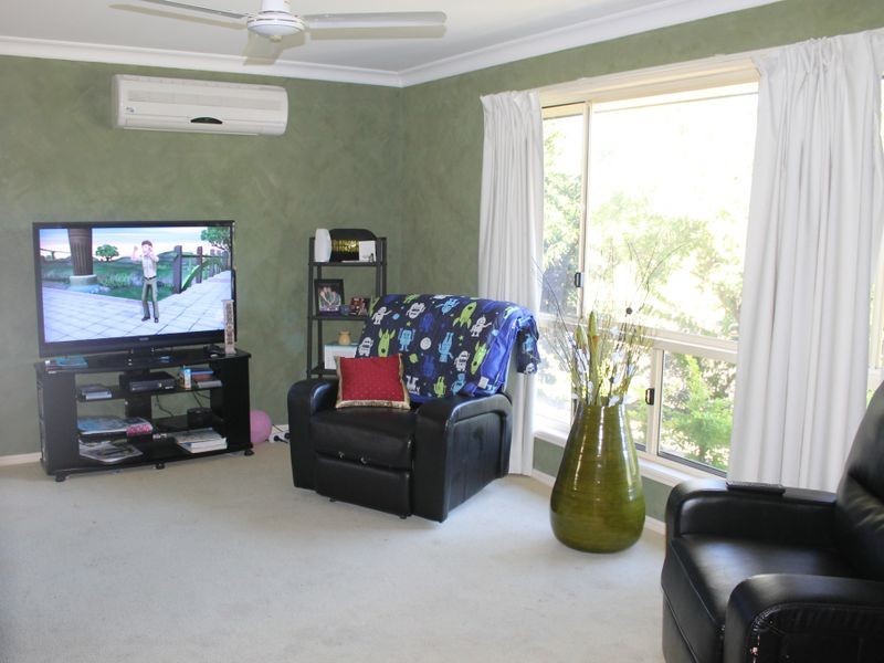 27 Lomandra Street, Boyne Island QLD 4680