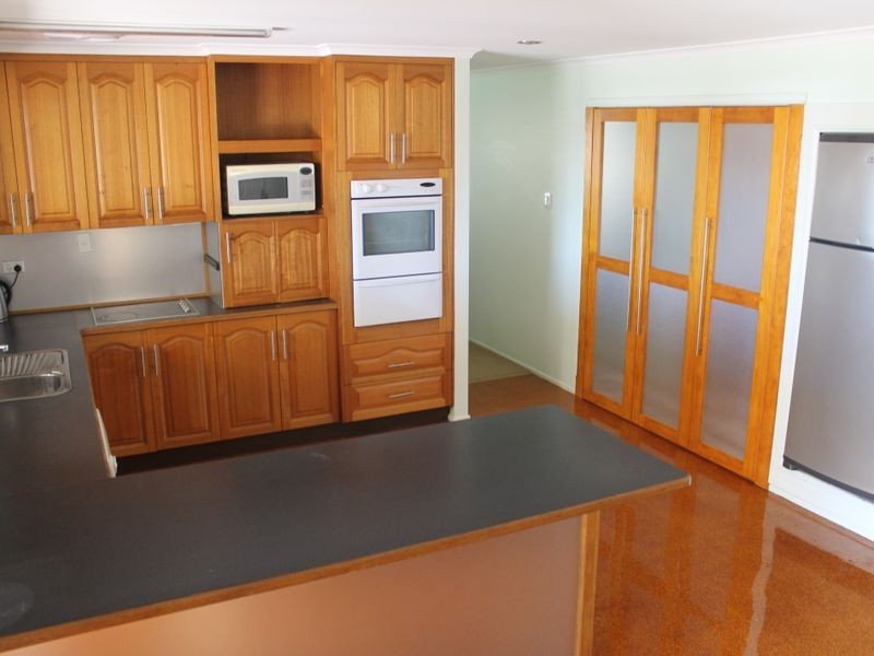 68 Booth Ave, Tannum Sands QLD 4680