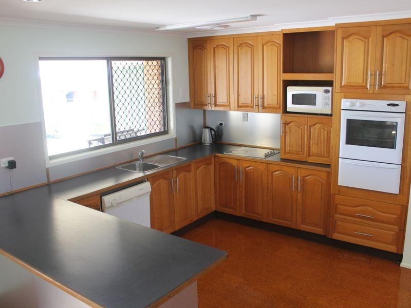 68 Booth Ave, Tannum Sands QLD 4680