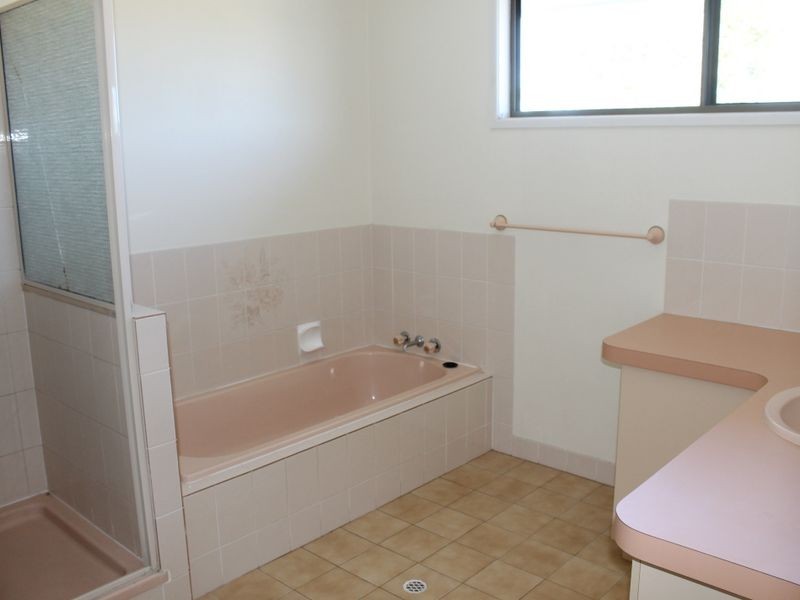 68 Booth Ave, Tannum Sands QLD 4680