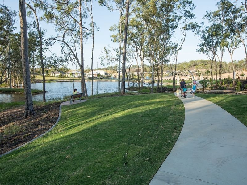 Riverstone Rise, Boyne Island QLD 4680