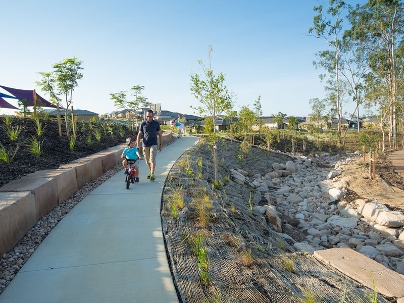 Riverstone Rise, Boyne Island QLD 4680