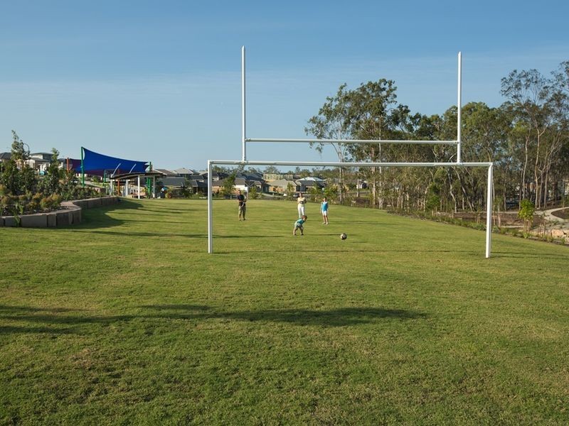 Riverstone Rise, Boyne Island QLD 4680