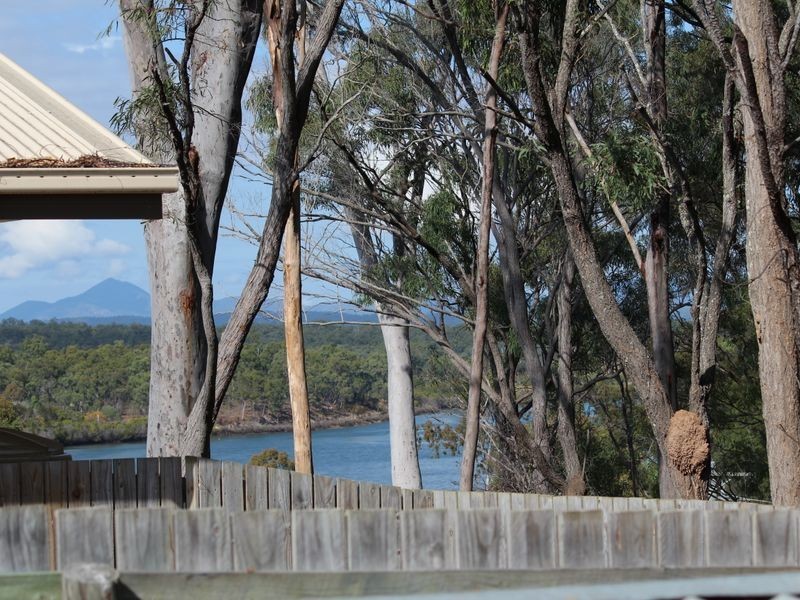 6 Alpine Street, Boyne Island QLD 4680