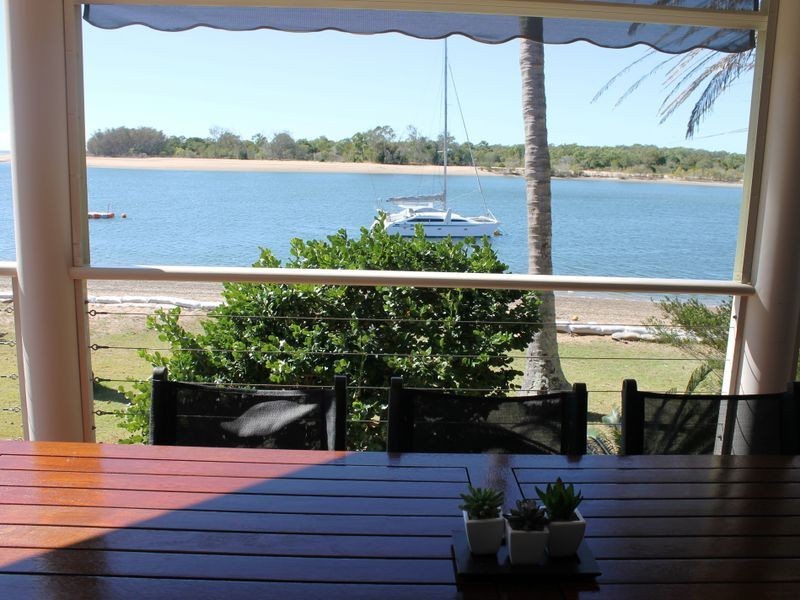 20 Island Esplanade, Boyne Island QLD 4680