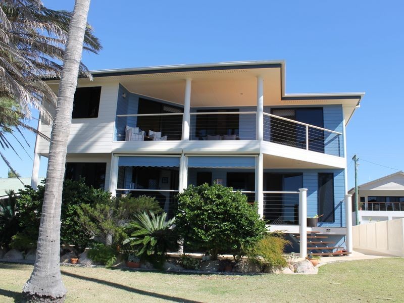 20 Island Esplanade, Boyne Island QLD 4680