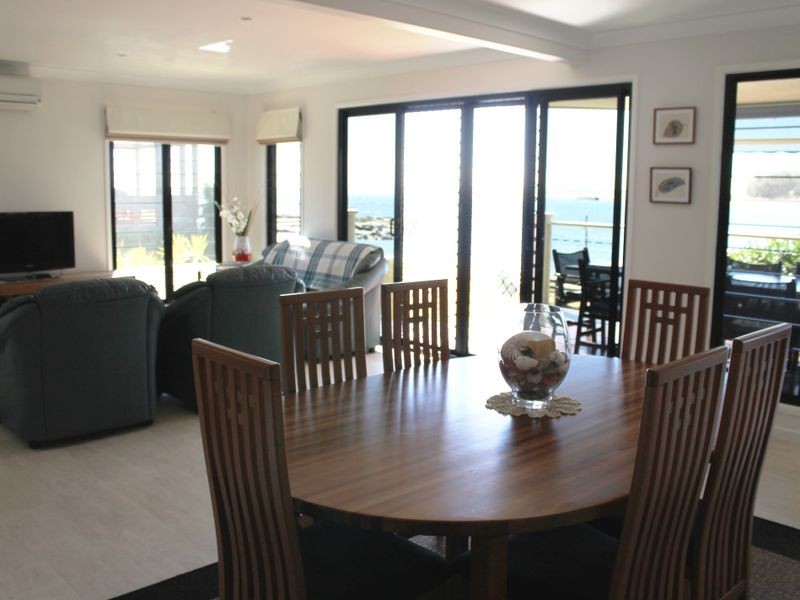 20 Island Esplanade, Boyne Island QLD 4680