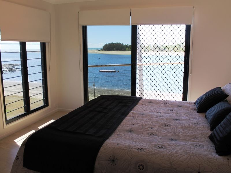20 Island Esplanade, Boyne Island QLD 4680