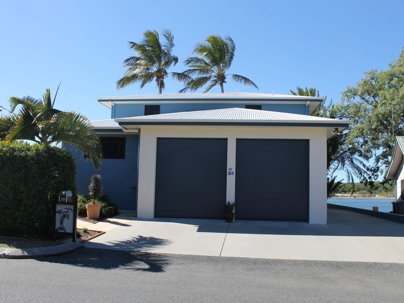 20 Island Esplanade, Boyne Island QLD 4680
