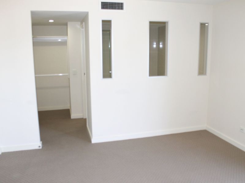 9/2 The Promenade, Boyne Island QLD 4680
