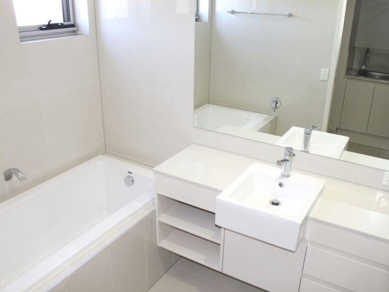 9/2 The Promenade, Boyne Island QLD 4680