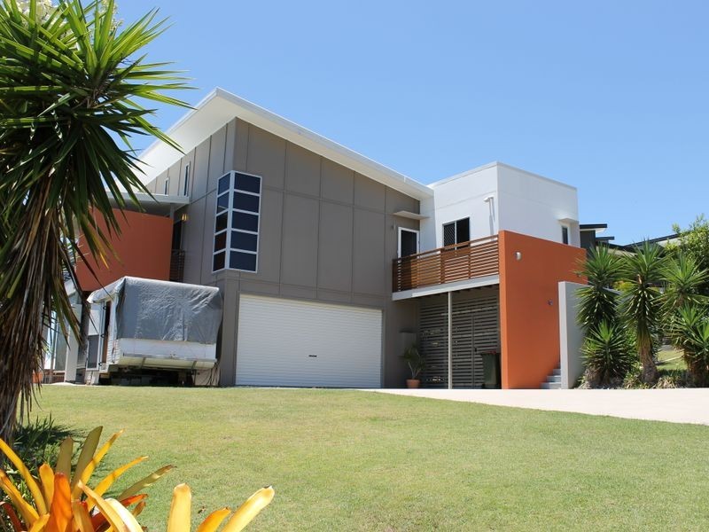33 Lighthouse Drive, Boyne Island QLD 4680