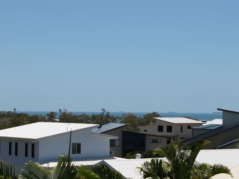 33 Lighthouse Drive, Boyne Island QLD 4680