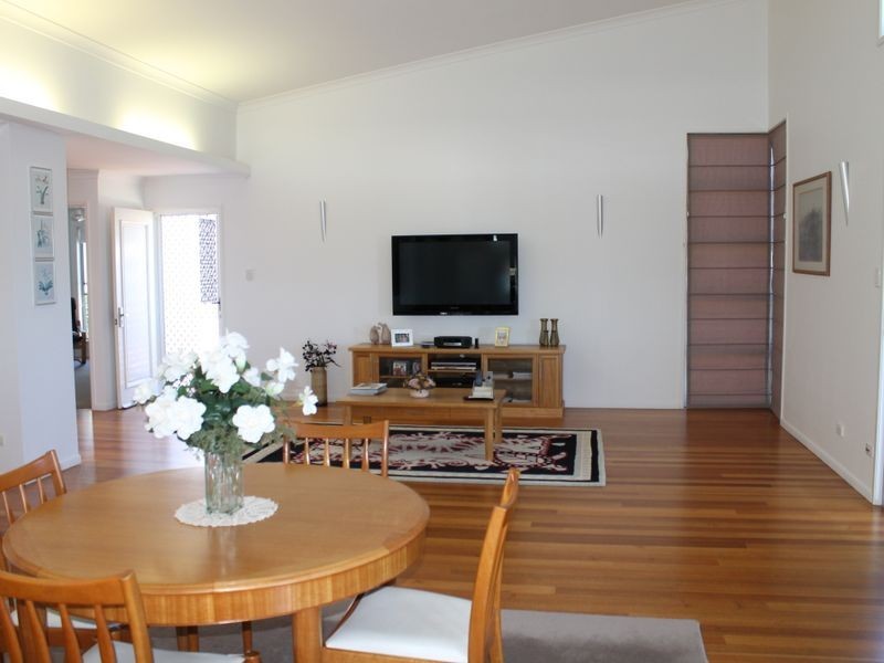 33 Lighthouse Drive, Boyne Island QLD 4680