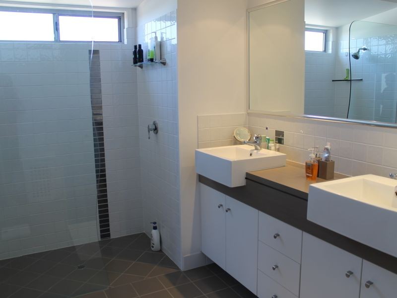 33 Lighthouse Drive, Boyne Island QLD 4680