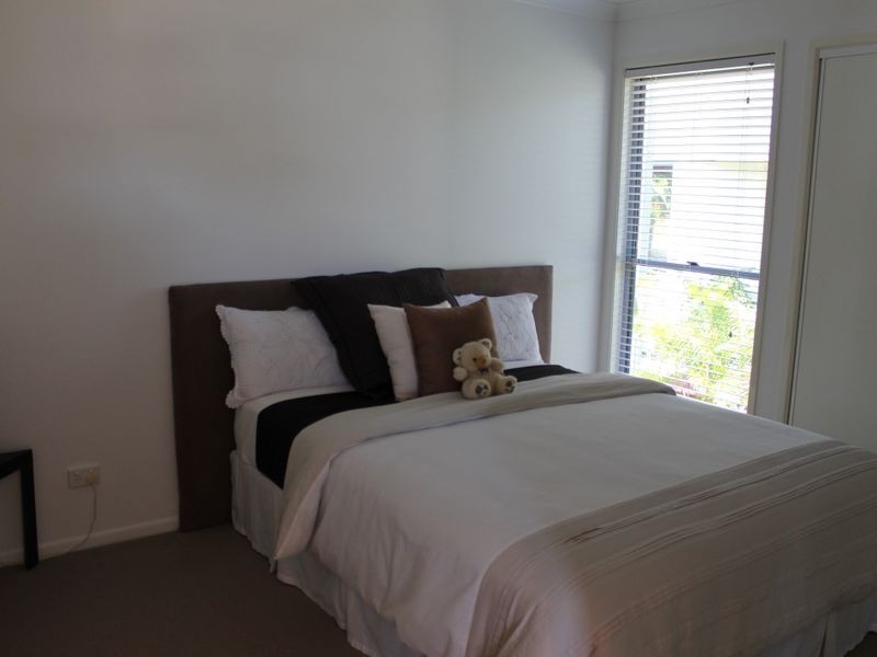 33 Lighthouse Drive, Boyne Island QLD 4680