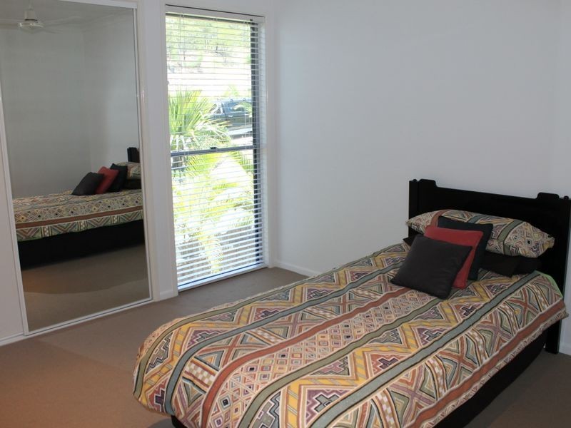 33 Lighthouse Drive, Boyne Island QLD 4680