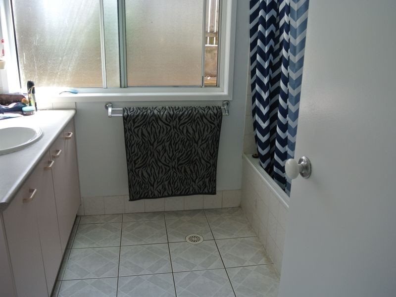 10 Brin Street, Boyne Island QLD 4680