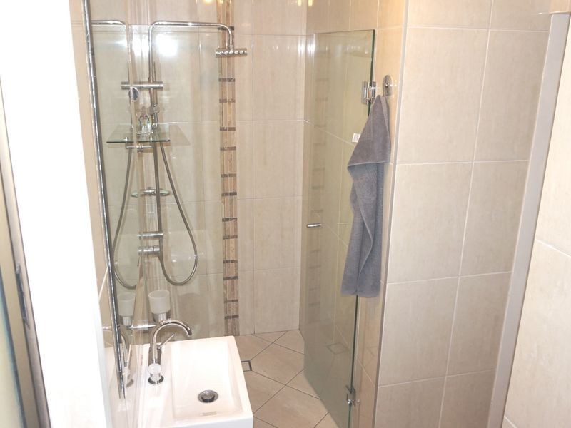 2 Andrew Court, Boyne Island QLD 4680