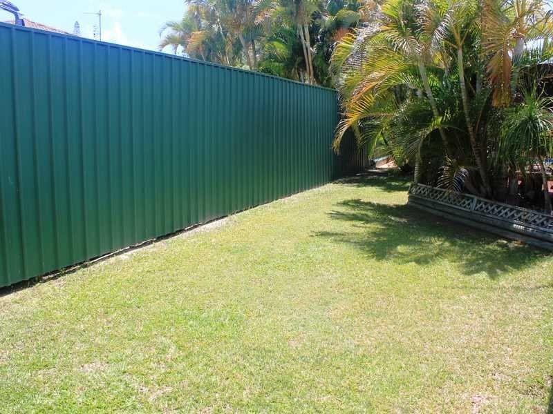 2 Andrew Court, Boyne Island QLD 4680