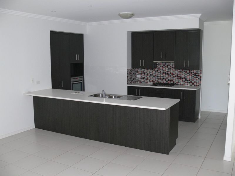 4 McLeod Street, Boyne Island QLD 4680